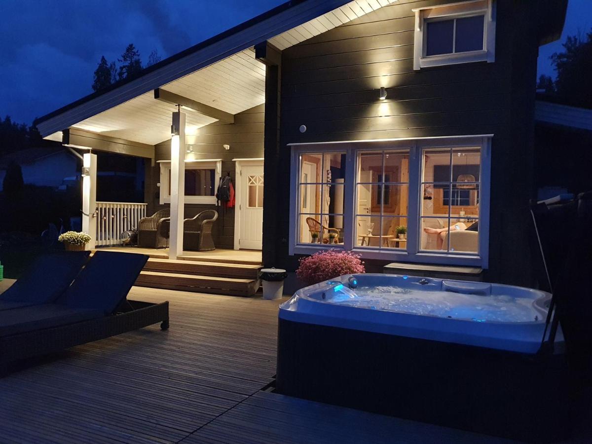 Stunning Log Cabin 45M2 On The Shore Of Kallavesi. Kuopio Eksteriør bilde