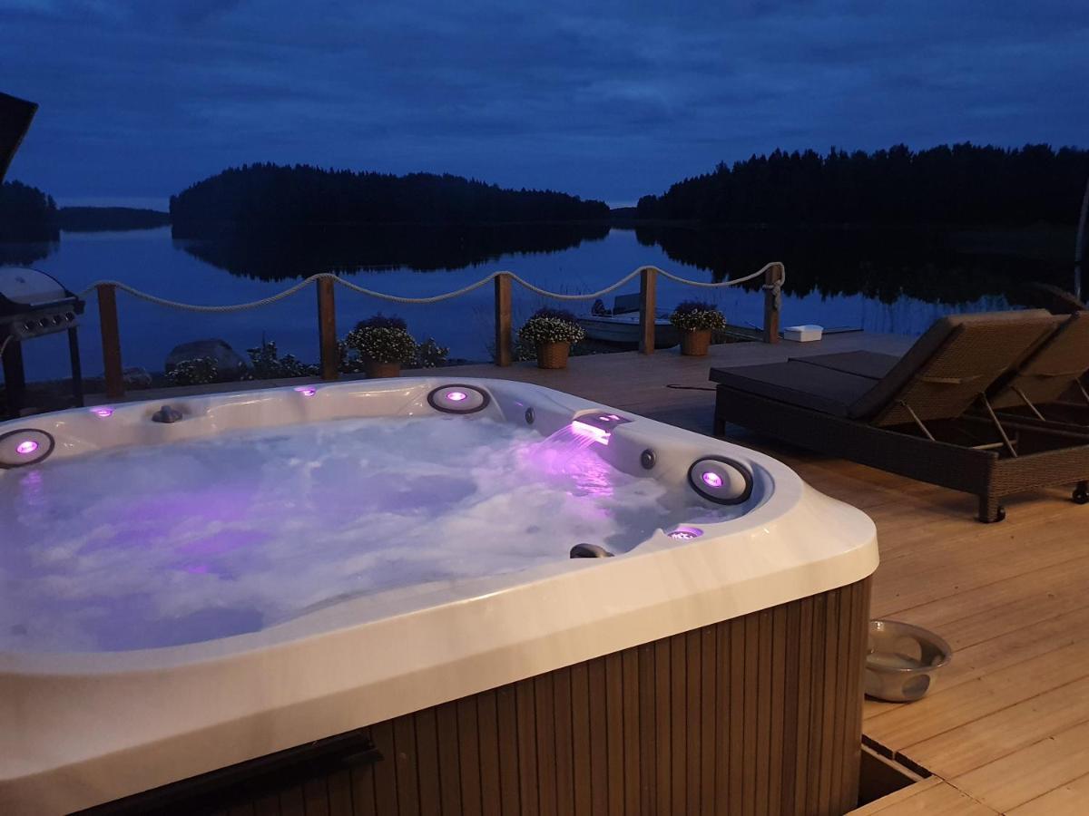 Stunning Log Cabin 45M2 On The Shore Of Kallavesi. Kuopio Eksteriør bilde